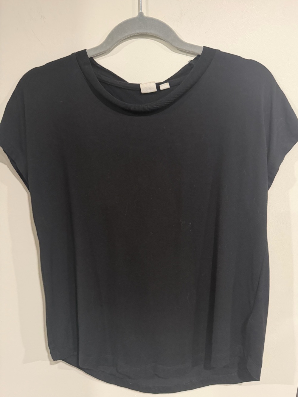 GAP Women's Black Short-Sleeve Dressy Crewneck Tee
